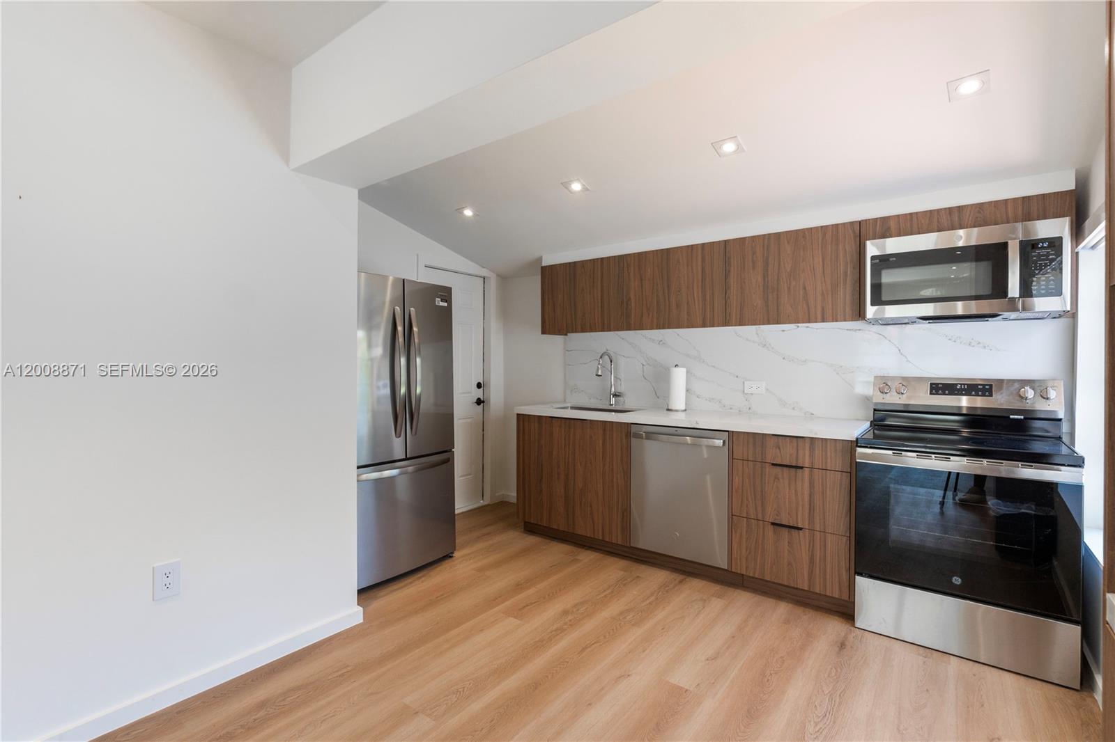 3021 Coconut Grove Dr 3021