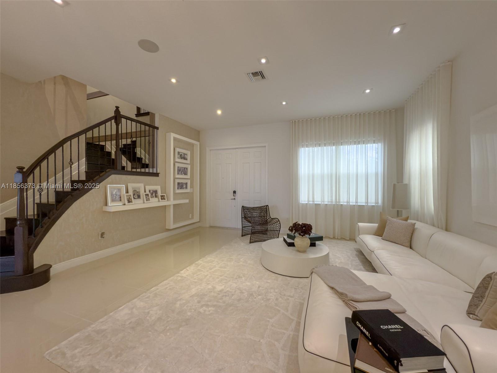 9709 Blue Isle Bay