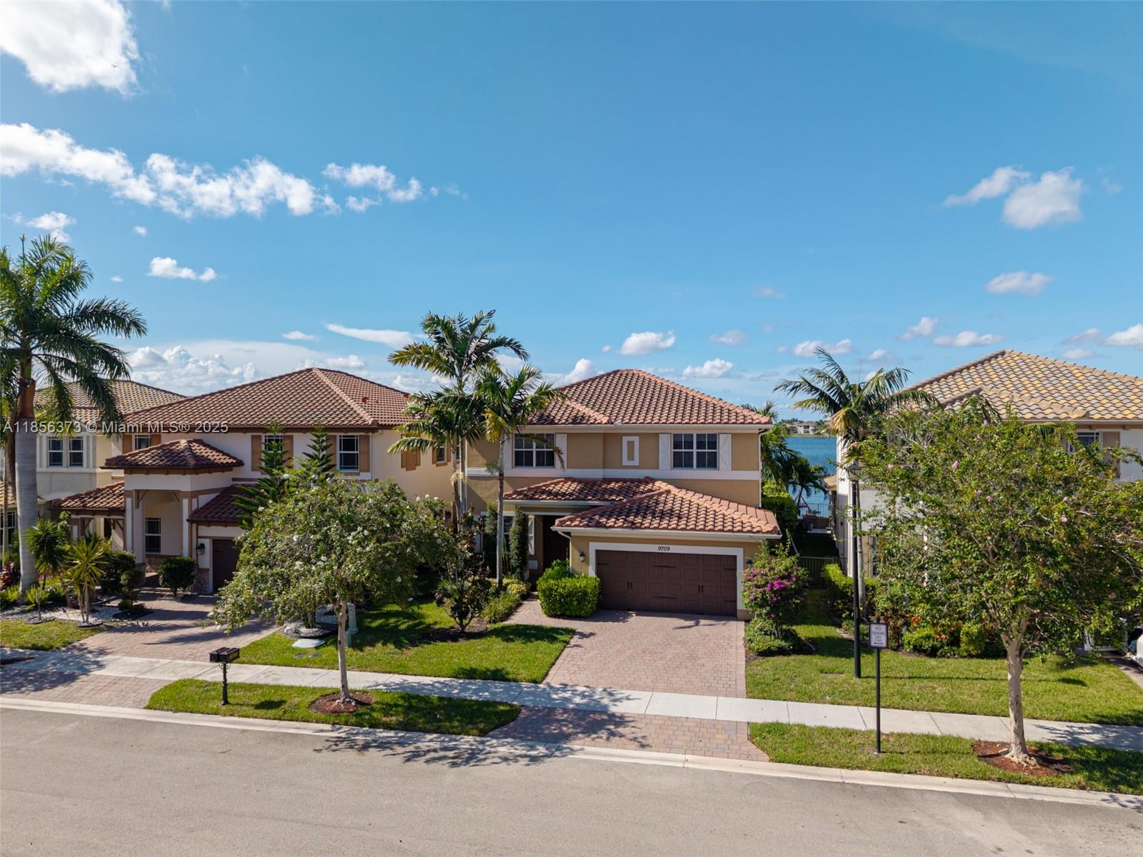 9709 Blue Isle Bay