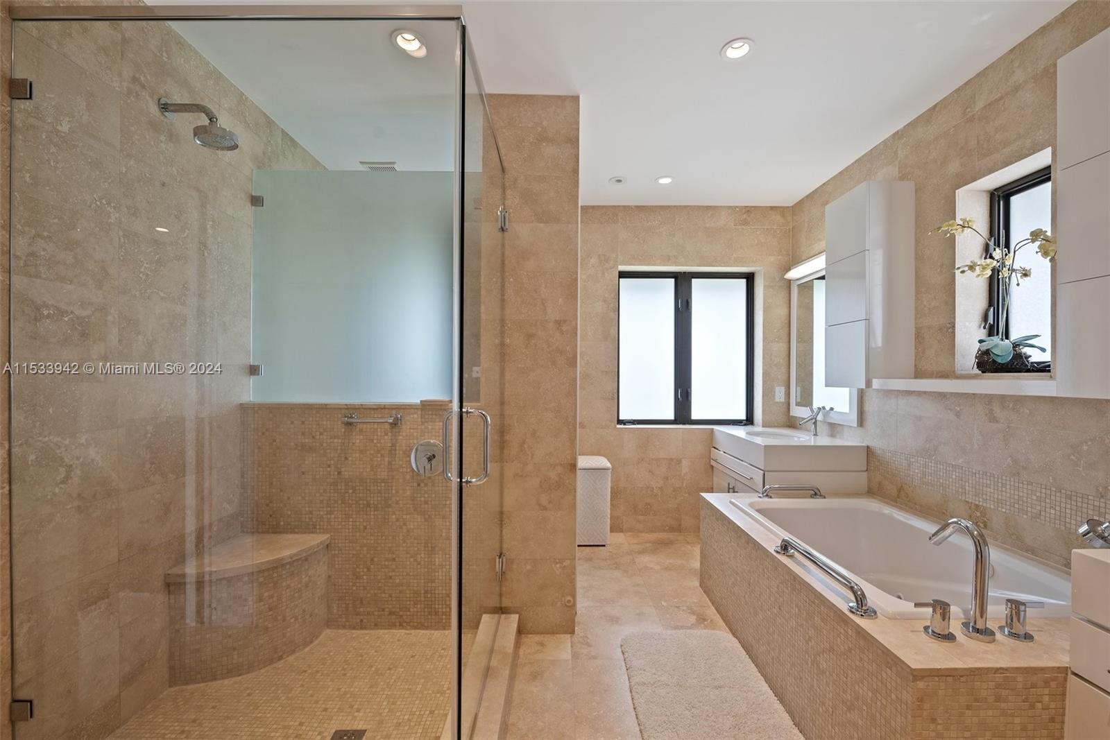 TROPICAL ISLE HOMES SUB 1 - Residential