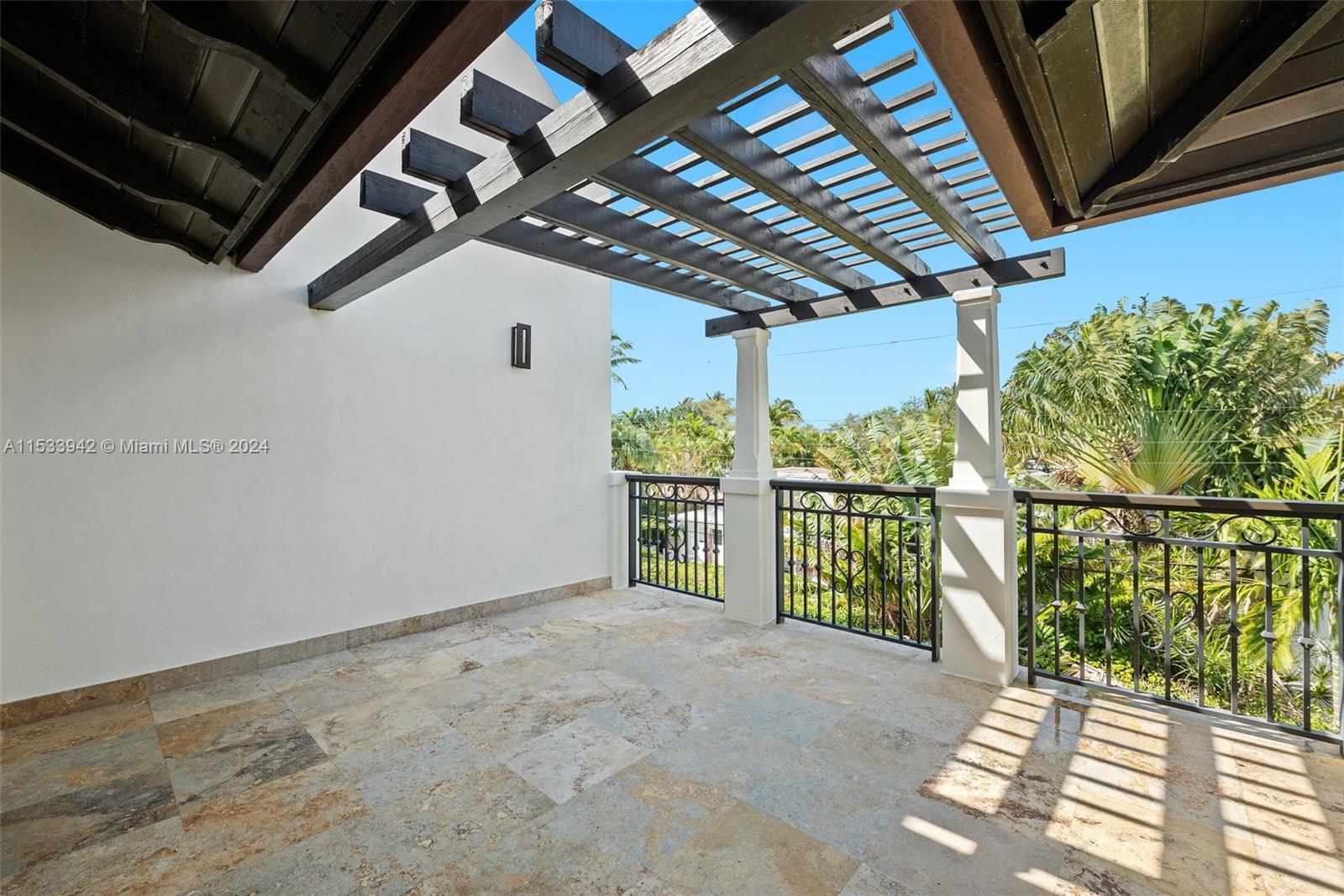 TROPICAL ISLE HOMES SUB 1 - Residential