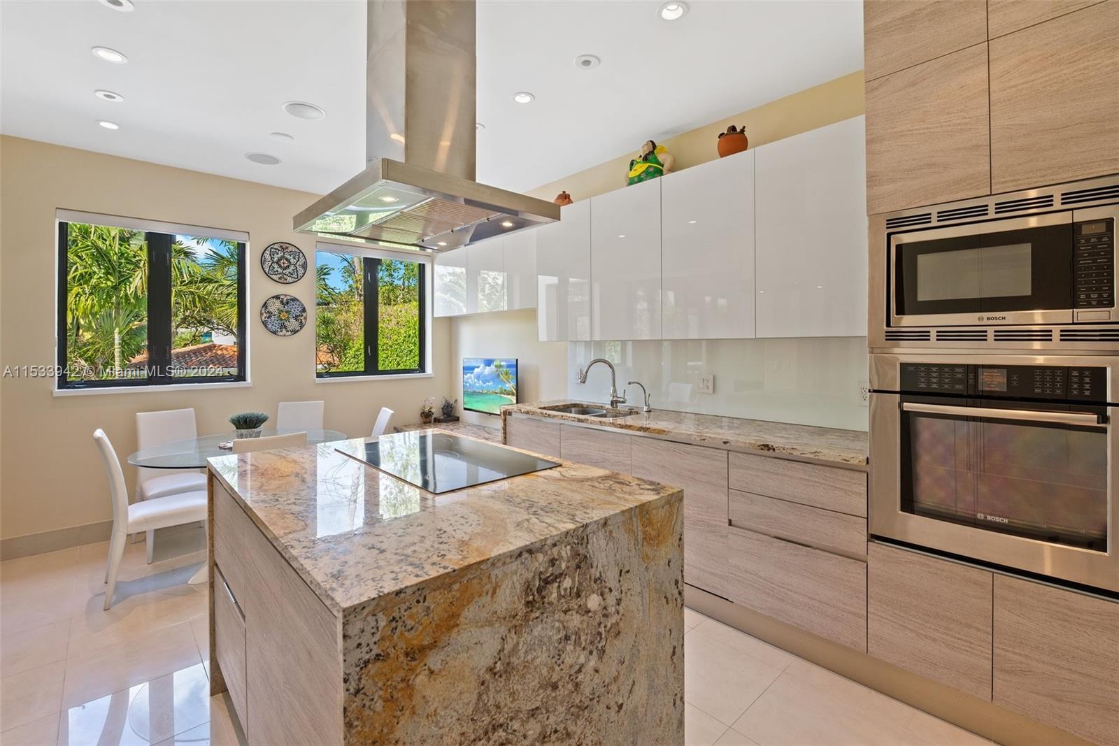 TROPICAL ISLE HOMES SUB 1 - Residential