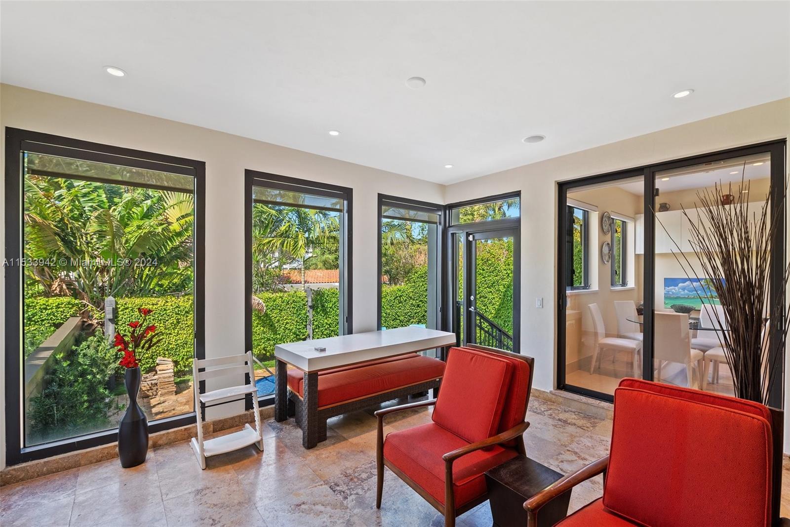 TROPICAL ISLE HOMES SUB 1 - Residential