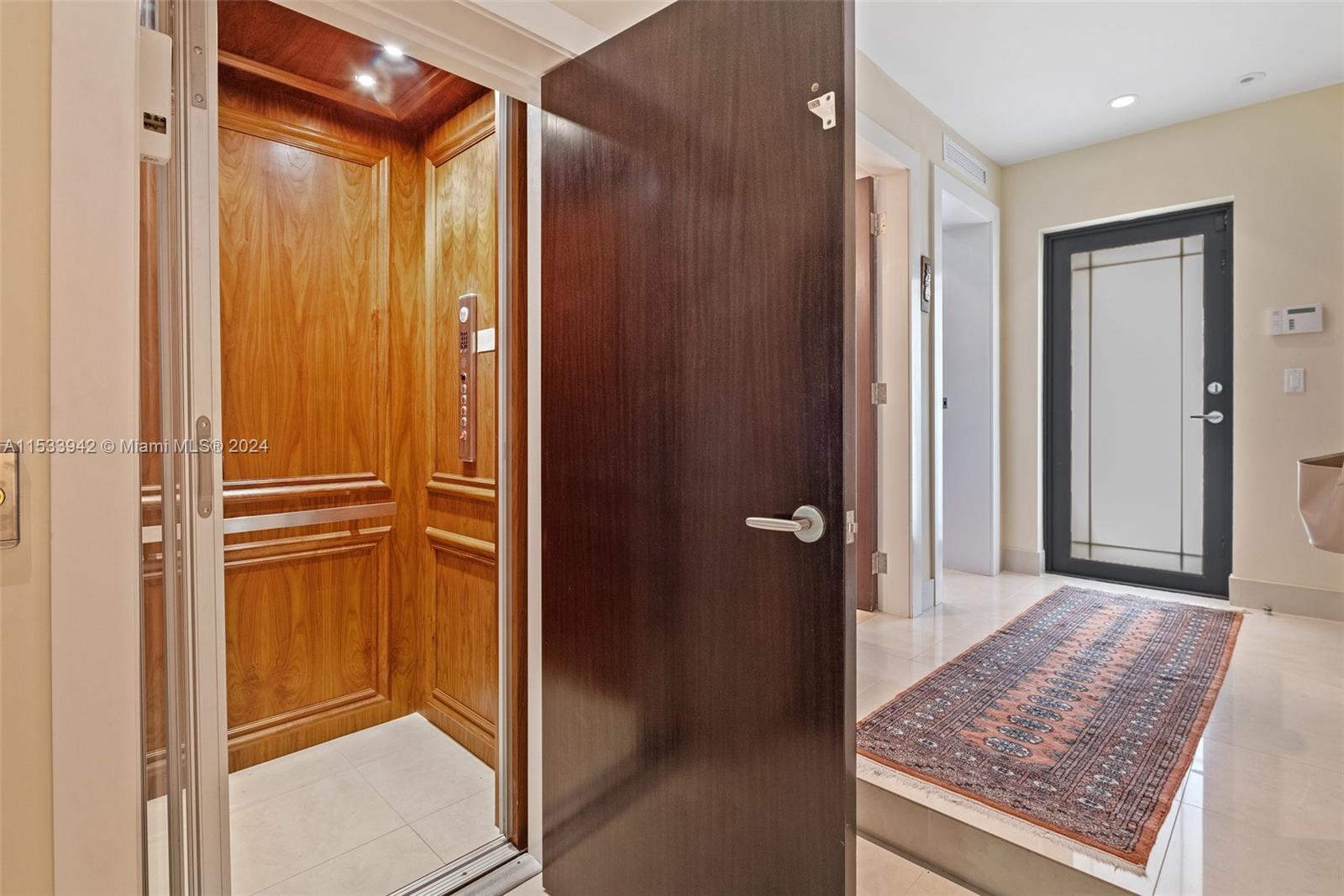 TROPICAL ISLE HOMES SUB 1 - Residential