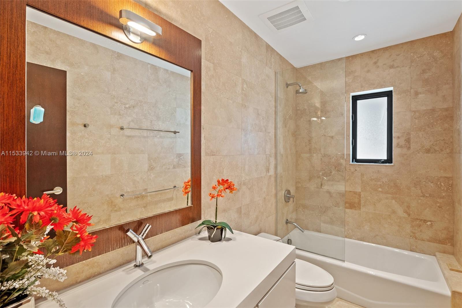 TROPICAL ISLE HOMES SUB 1 - Residential