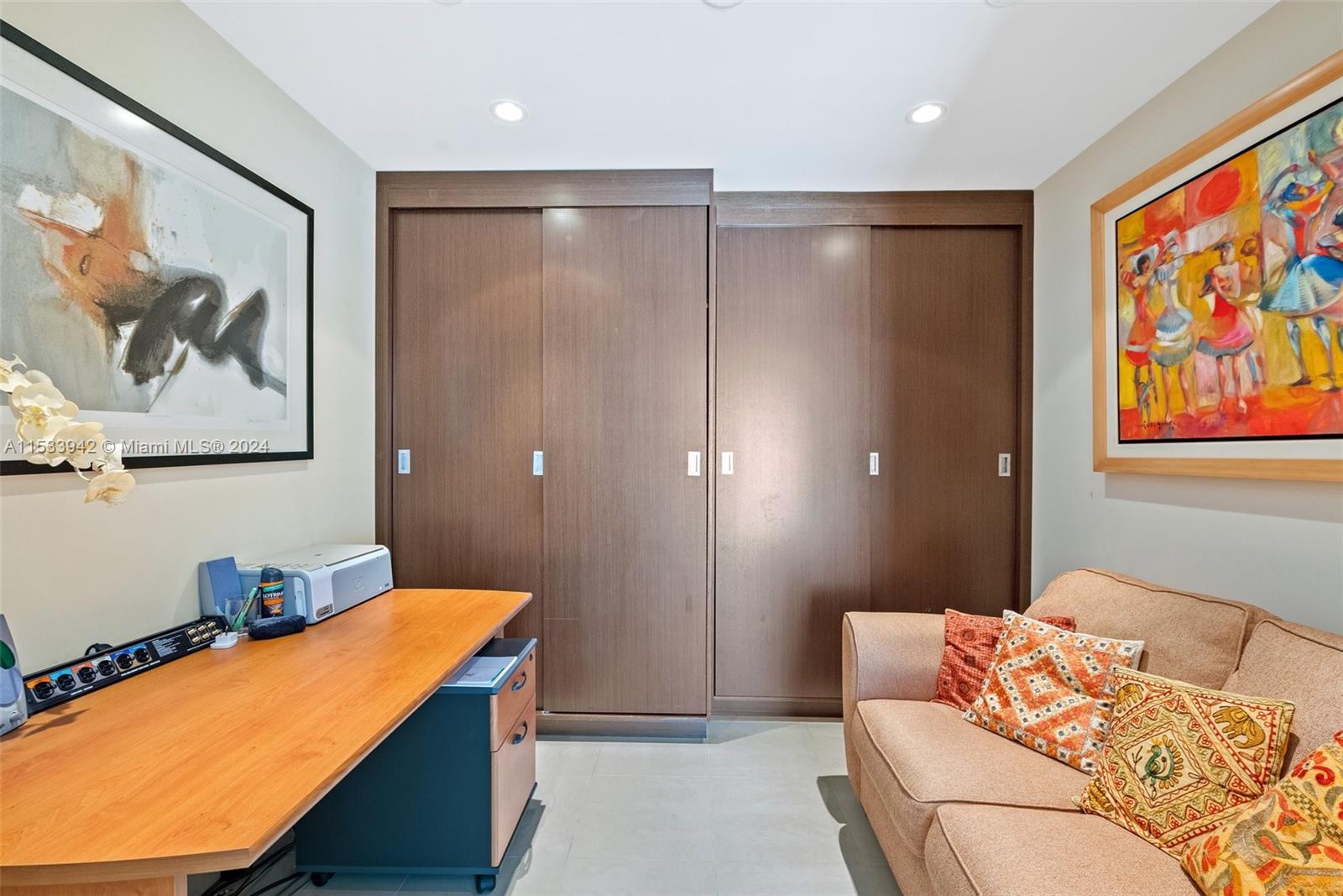 TROPICAL ISLE HOMES SUB 1 - Residential