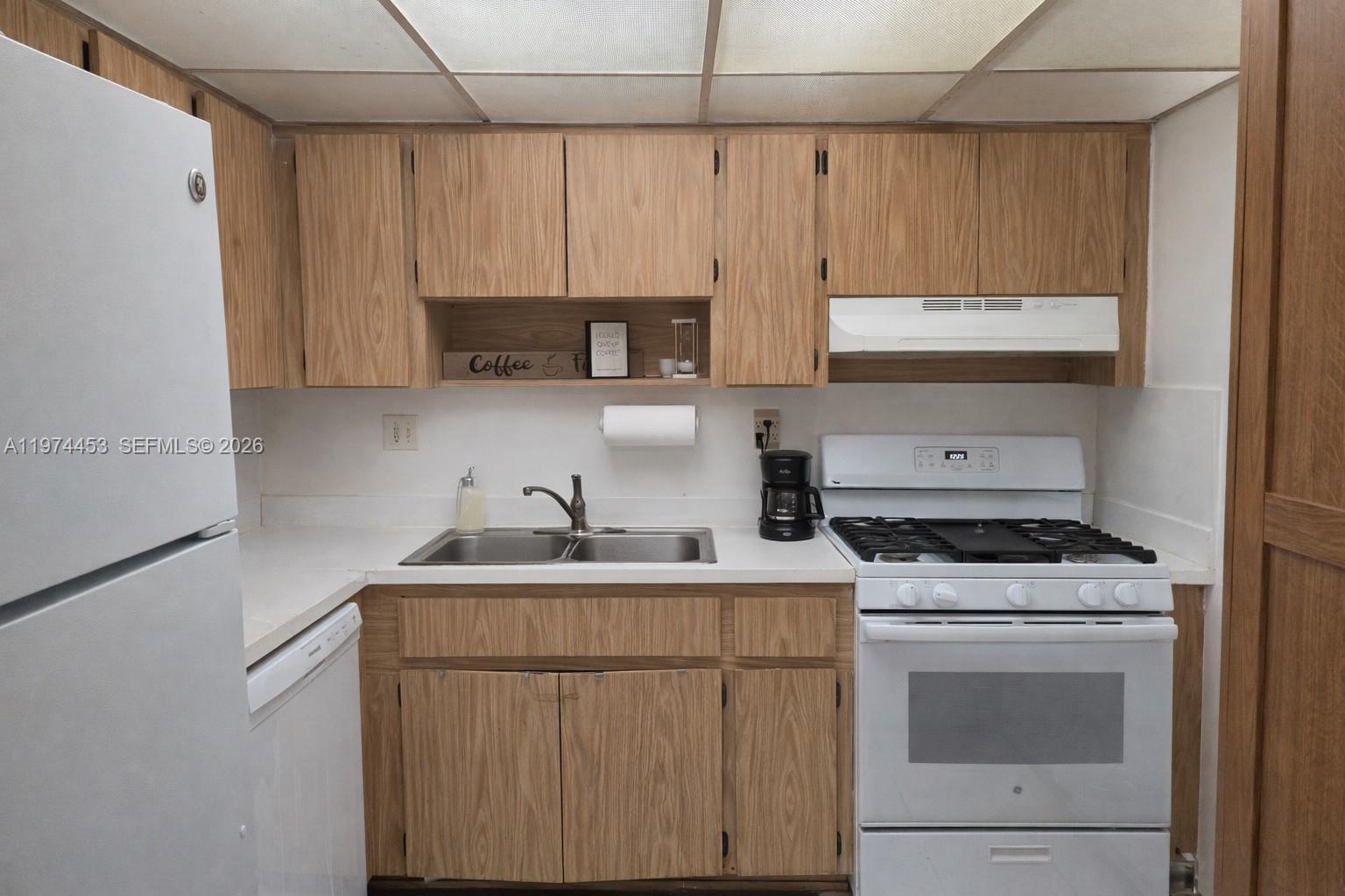 BRIARWINDS CONDO PH 1 - Residential Lease