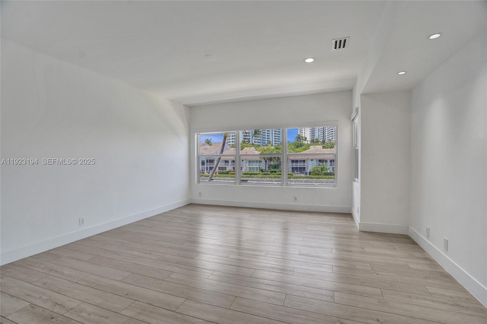 ISLAND WAY - Residential Lease