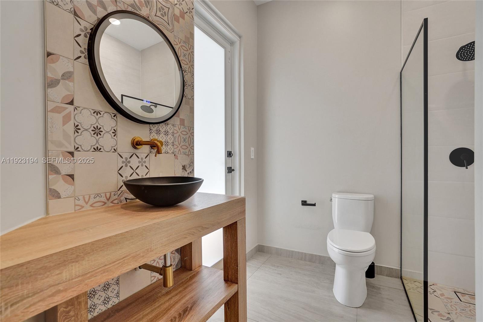 ISLAND WAY - Residential Lease