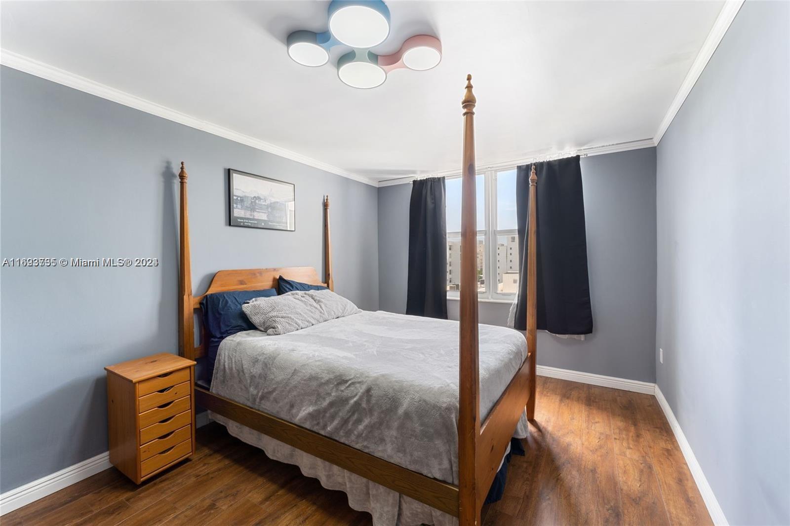 THE VINTAGE CONDO - Residential