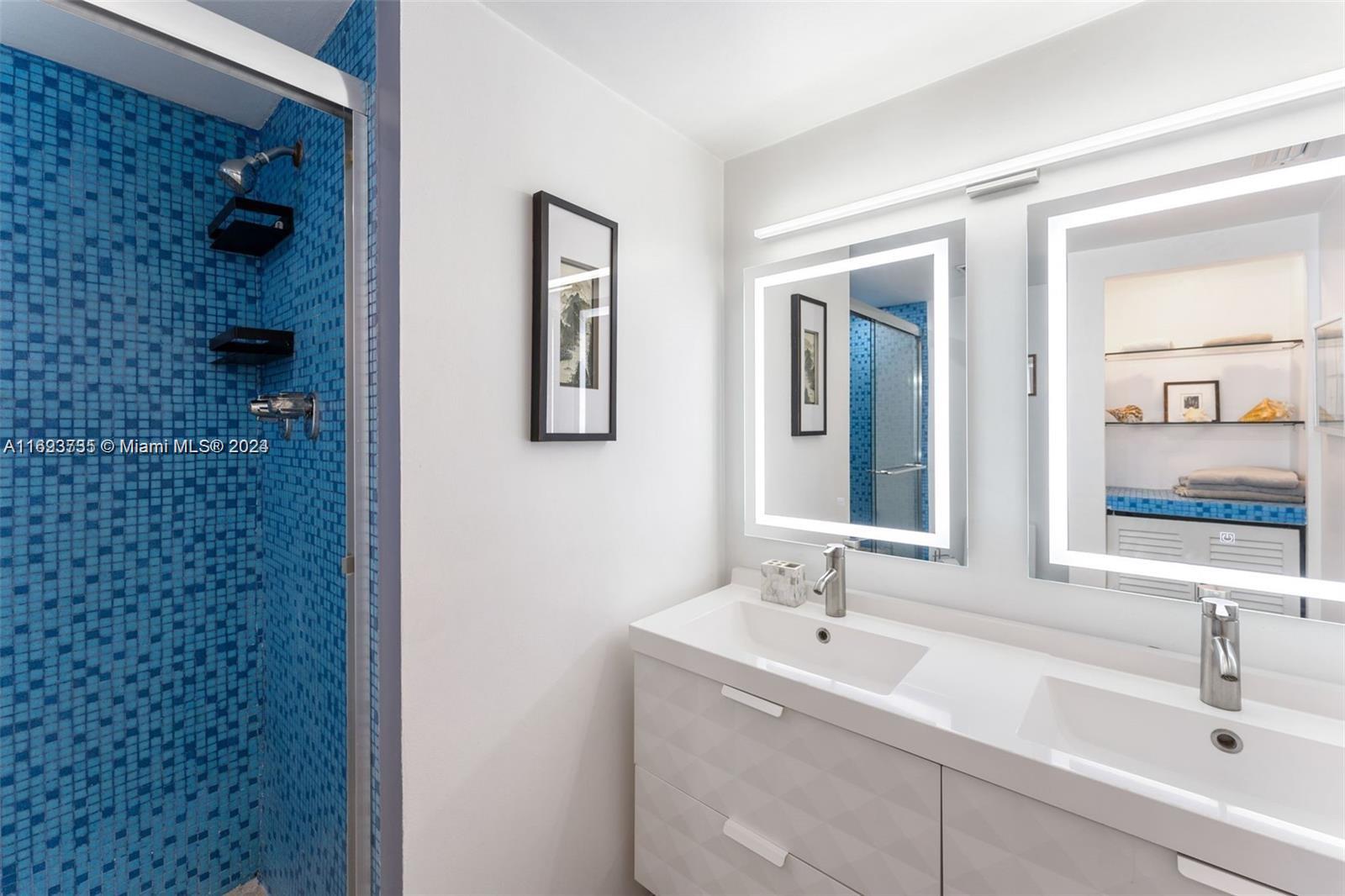 THE VINTAGE CONDO - Residential