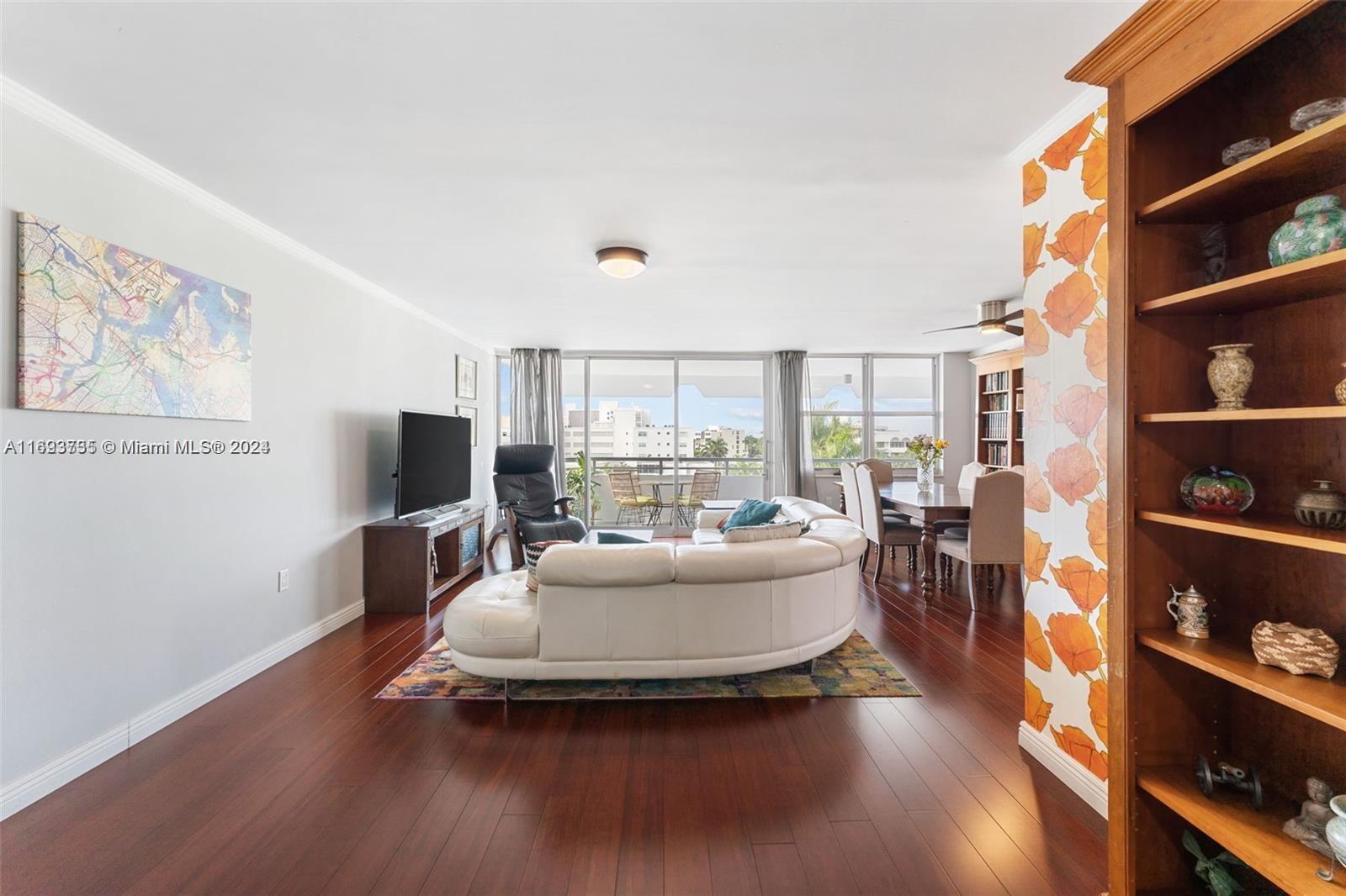 THE VINTAGE CONDO - Residential