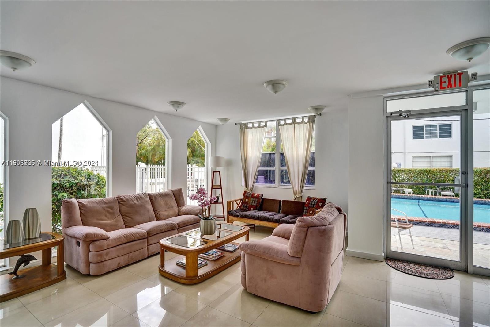 THE VINTAGE CONDO - Residential