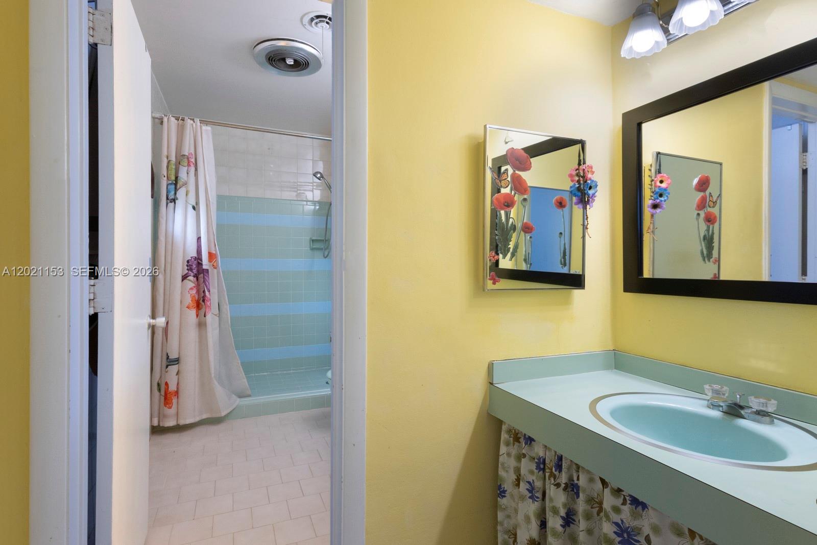SNAPPER CREEK PARK UNIT N - Residential
