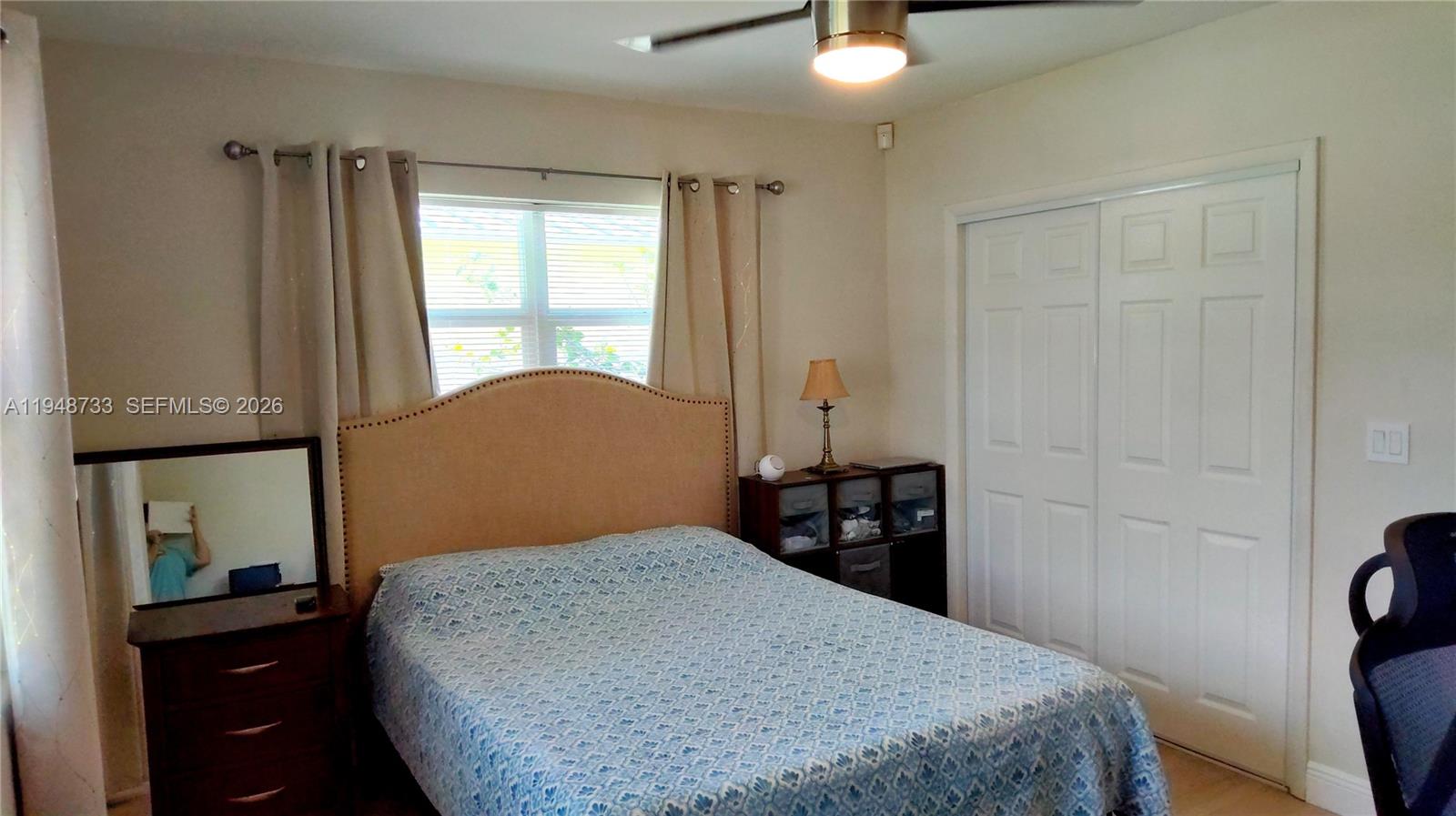 HOLLYWOOD LITTLE RANCHES - Residential