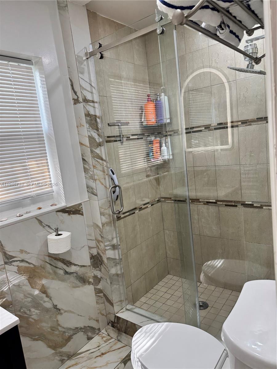 HOLLYWOOD LITTLE RANCHES - Residential