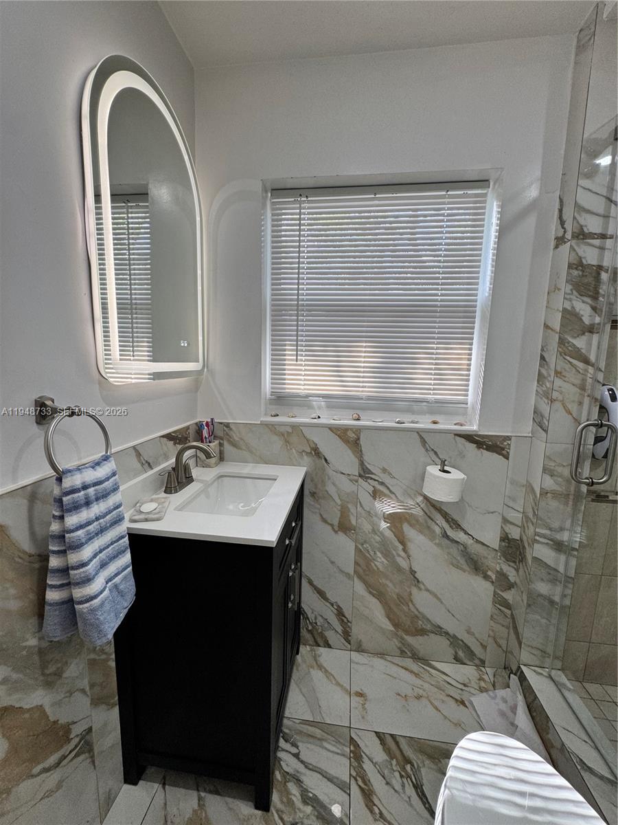 HOLLYWOOD LITTLE RANCHES - Residential