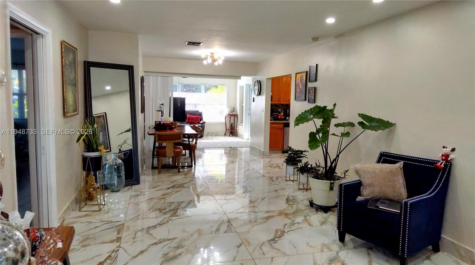 HOLLYWOOD LITTLE RANCHES - Residential