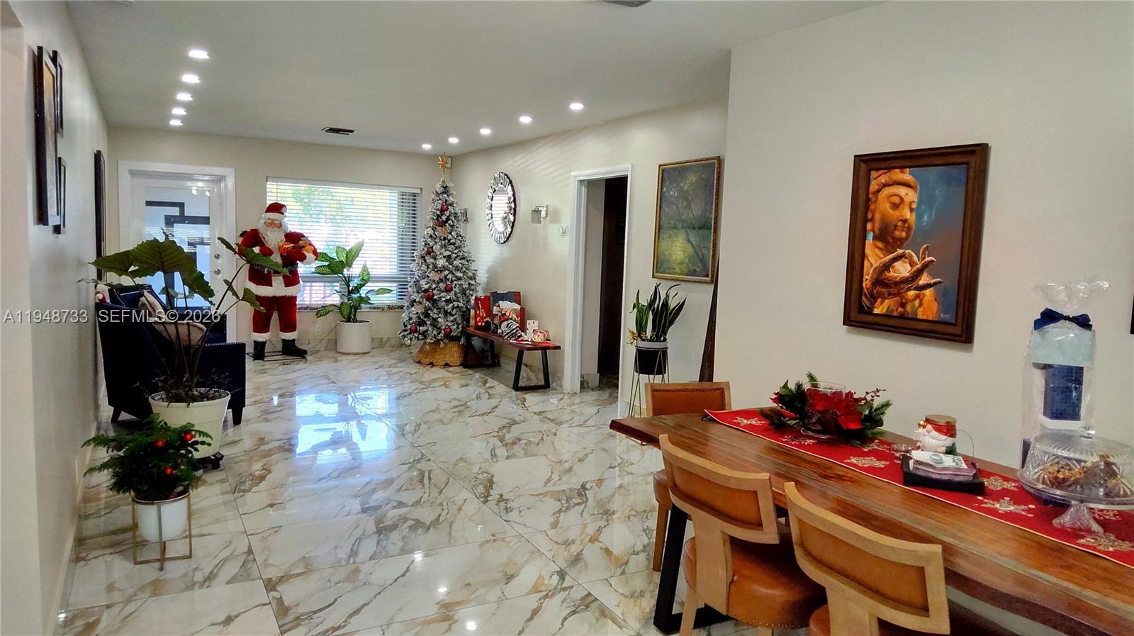 HOLLYWOOD LITTLE RANCHES - Residential