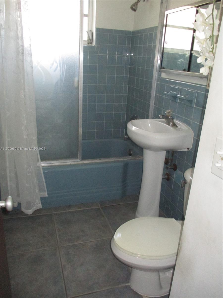 SOUTH CORAL HOMES SEC 1 - Residential