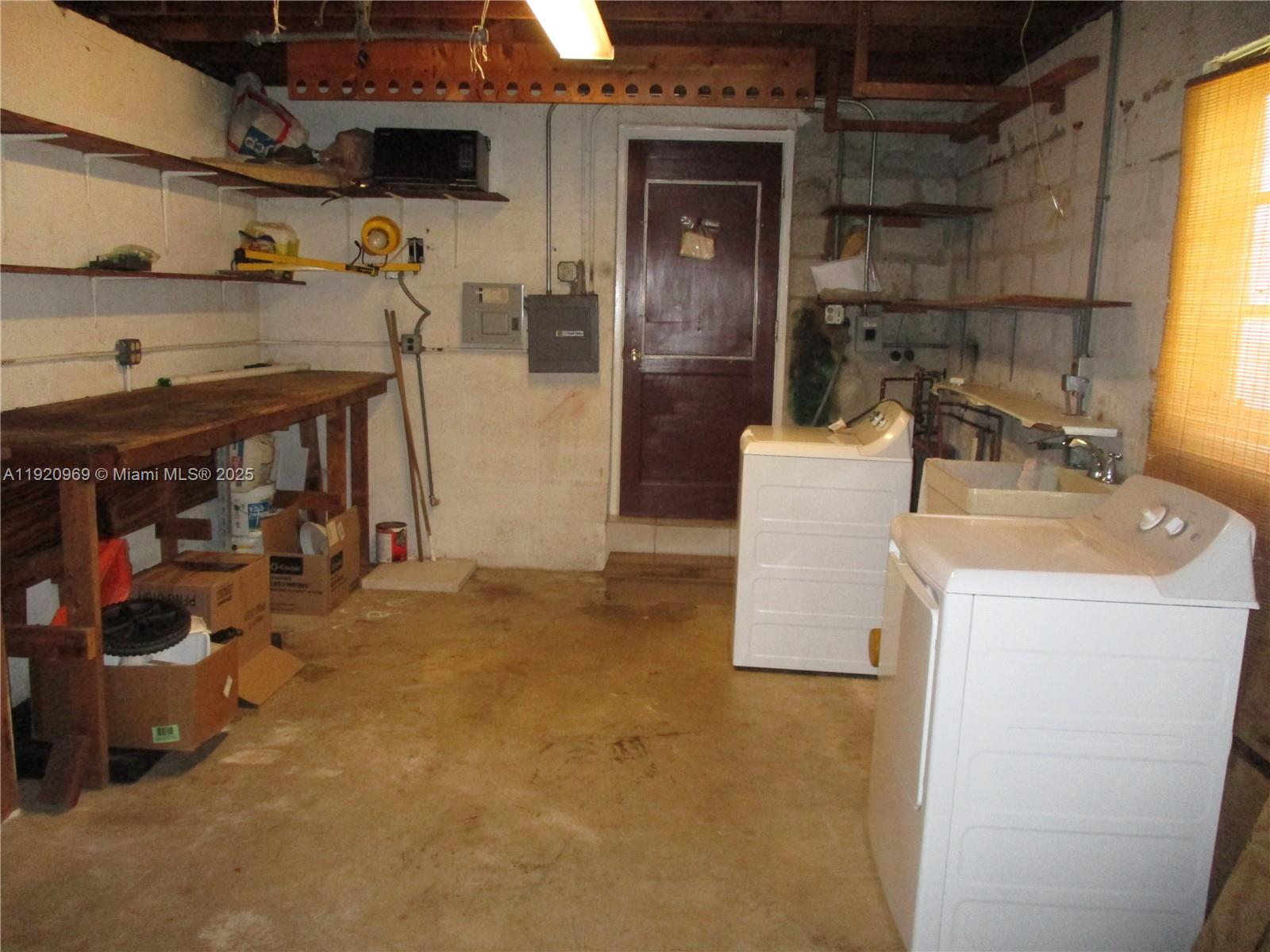 SOUTH CORAL HOMES SEC 1 - Residential