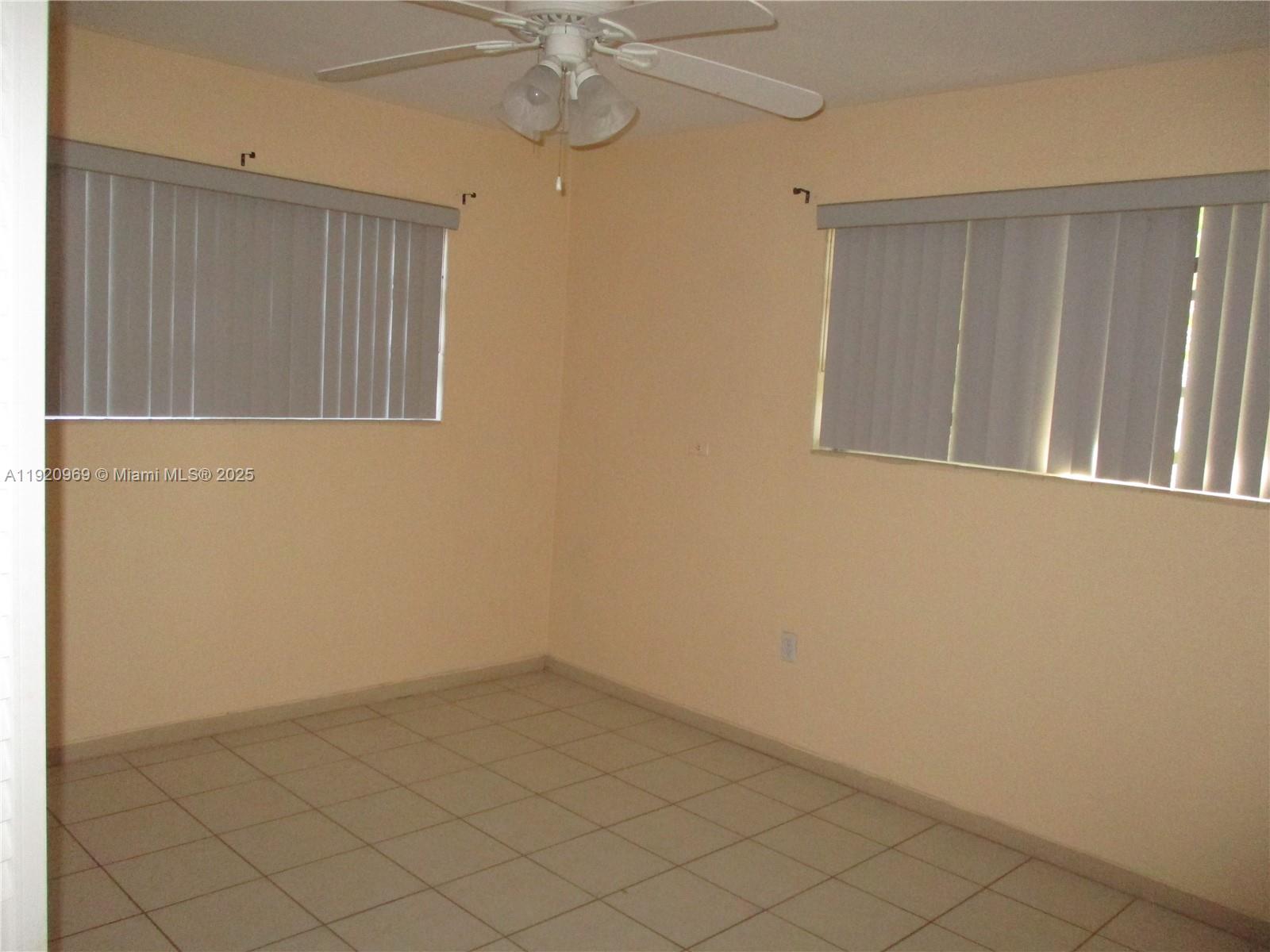 SOUTH CORAL HOMES SEC 1 - Residential