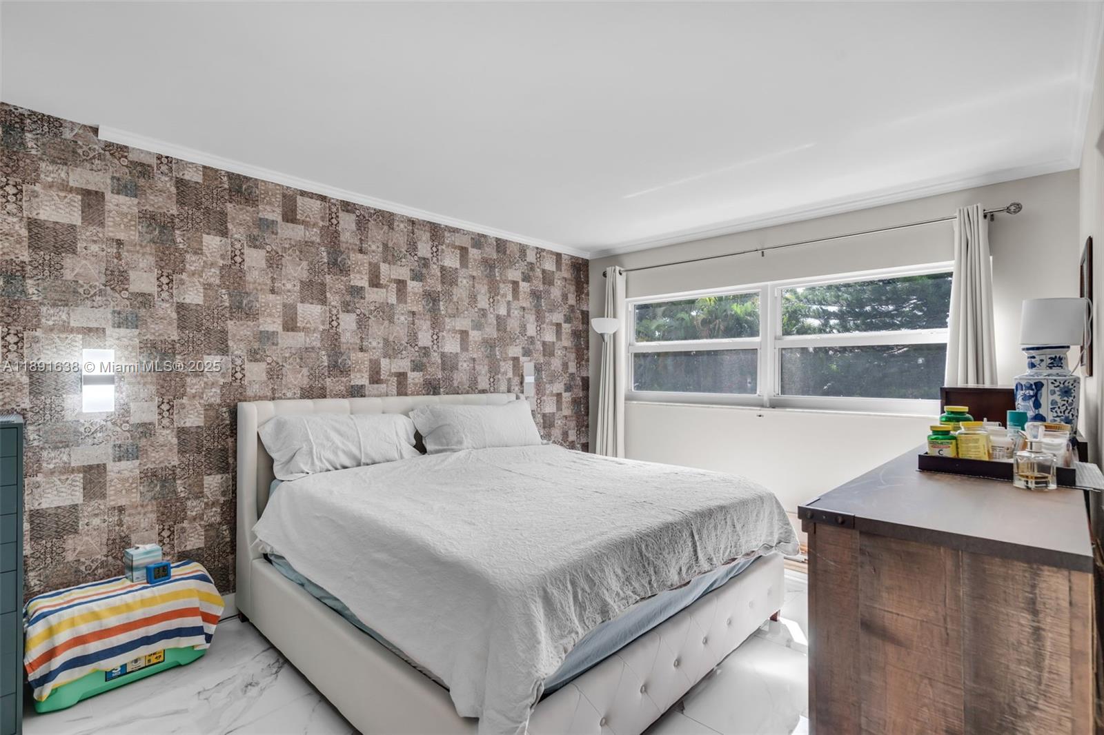 HILLCREST NO 4 CONDO - Residential