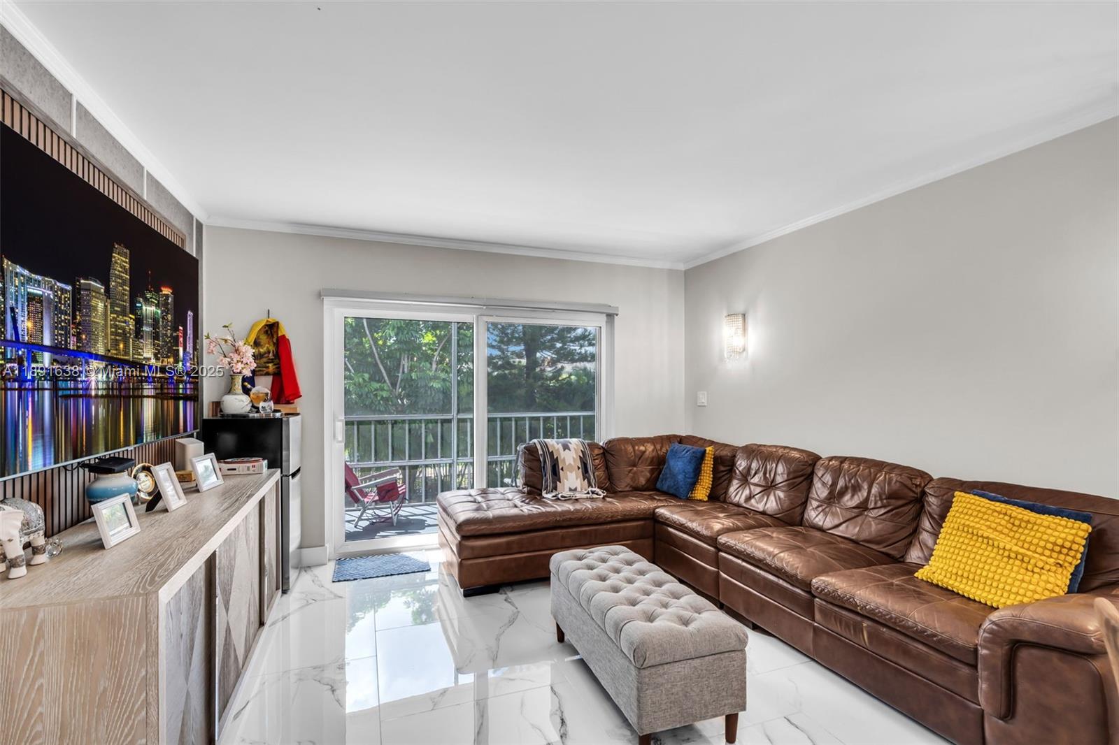 HILLCREST NO 4 CONDO - Residential