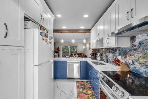 Photo of 1000 Hillcrest Ct #207, Hollywood, FL 33021 (MLS # A11891638)