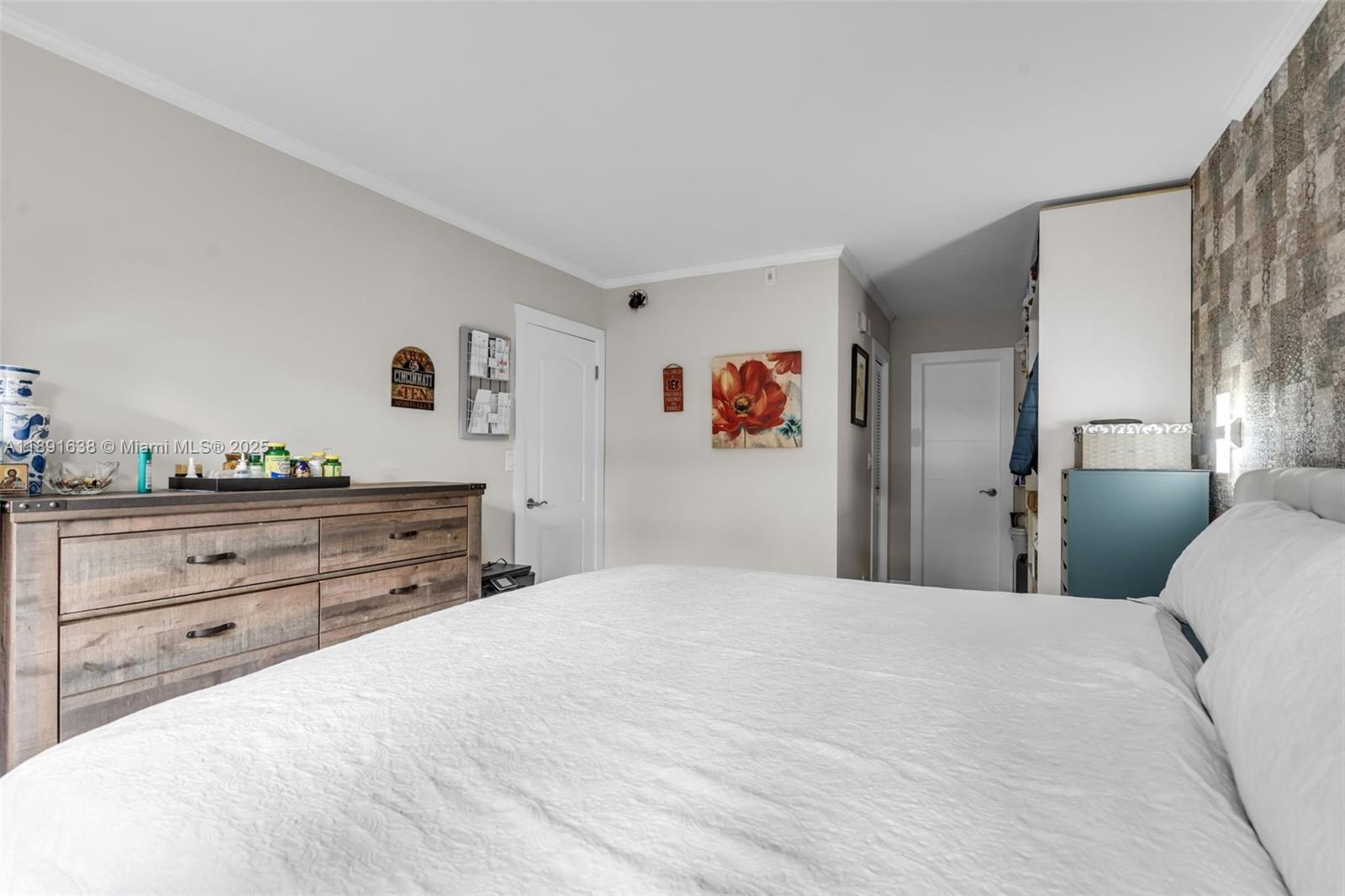 HILLCREST NO 4 CONDO - Residential