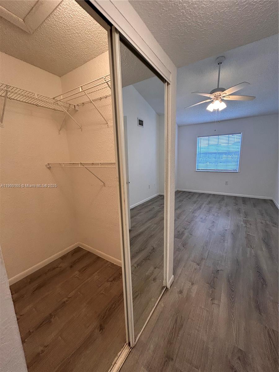 LAKEVIEW CLUB CONDO - Residential Lease