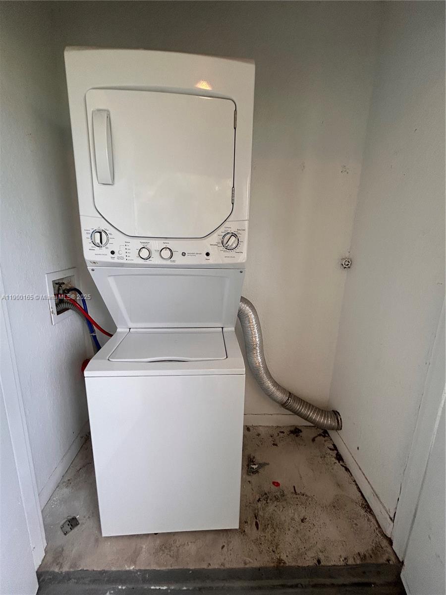 LAKEVIEW CLUB CONDO - Residential Lease