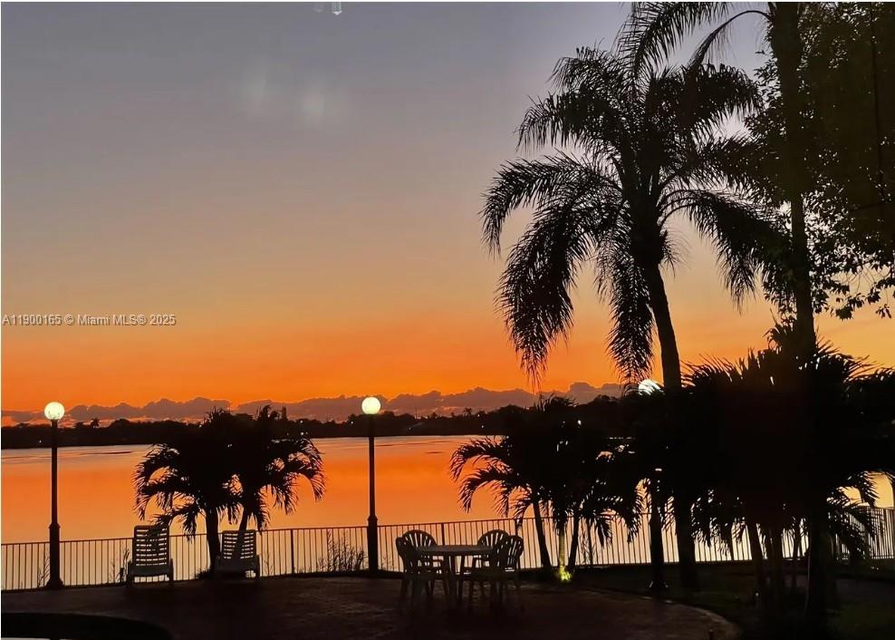 LAKEVIEW CLUB CONDO - Residential Lease