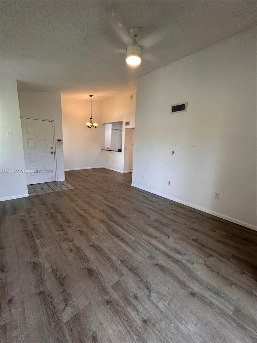 LAKEVIEW CLUB CONDO - Residential Lease