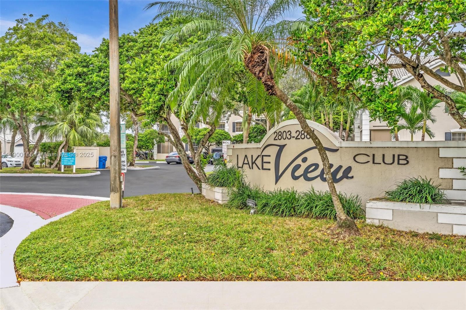 LAKEVIEW CLUB CONDO - Residential Lease
