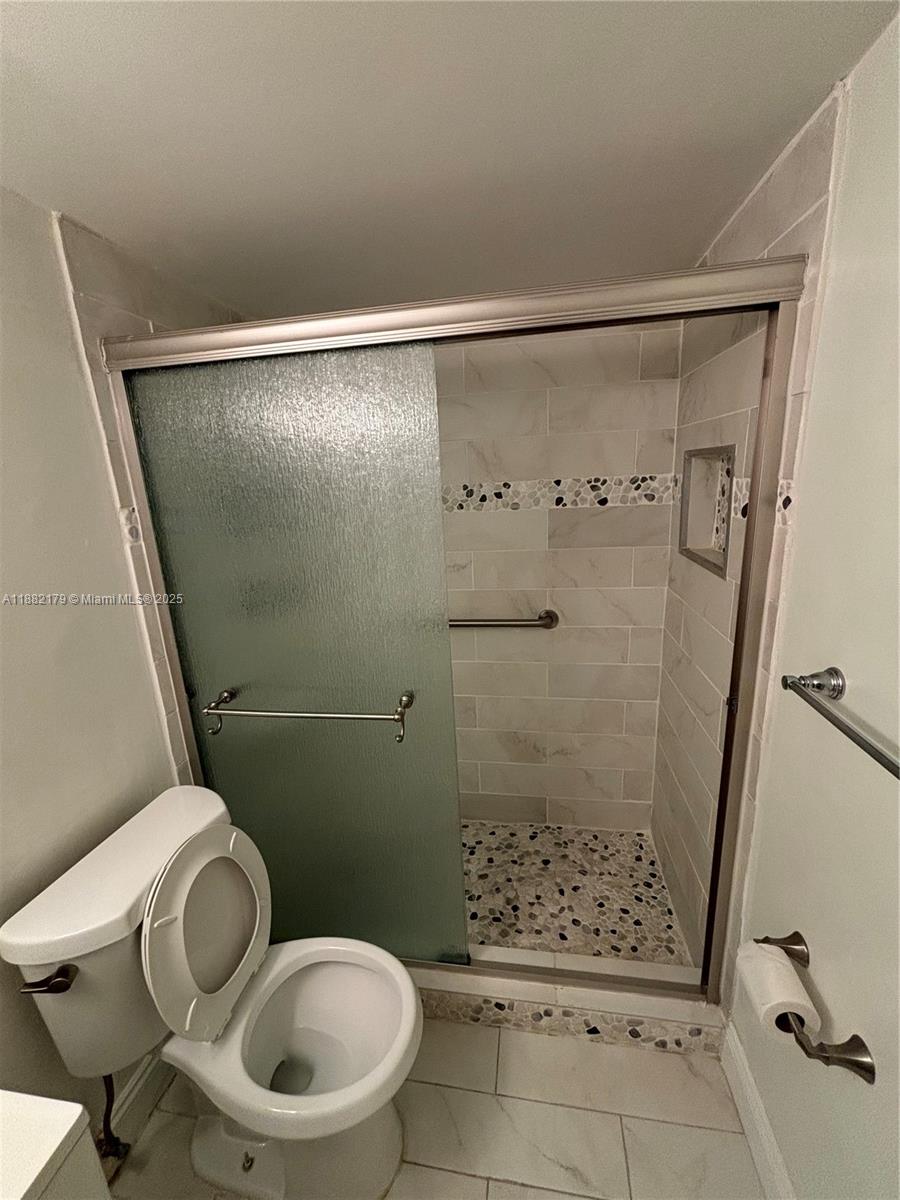 CAMDEN CONDOS - Residential Lease