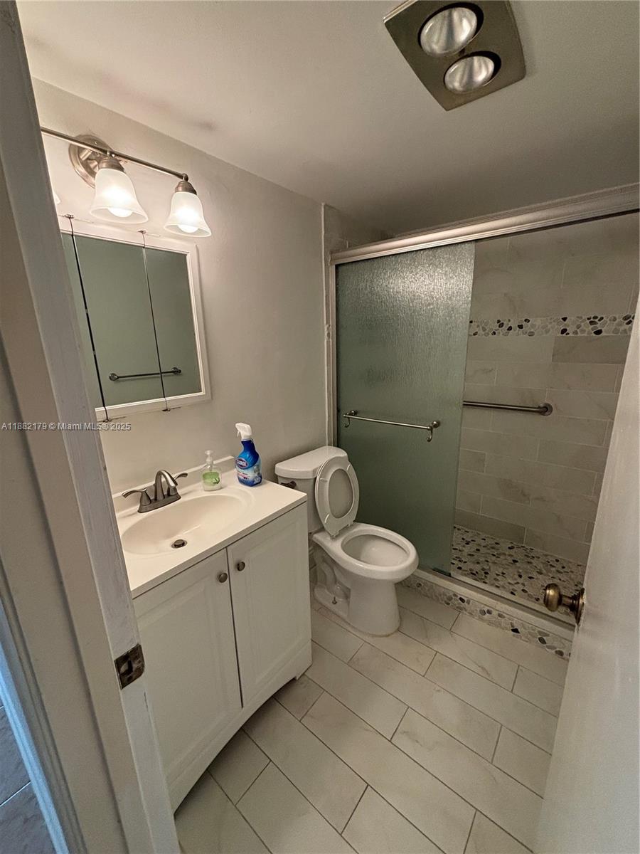 CAMDEN CONDOS - Residential Lease