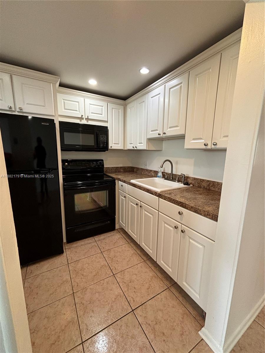 CAMDEN CONDOS - Residential Lease