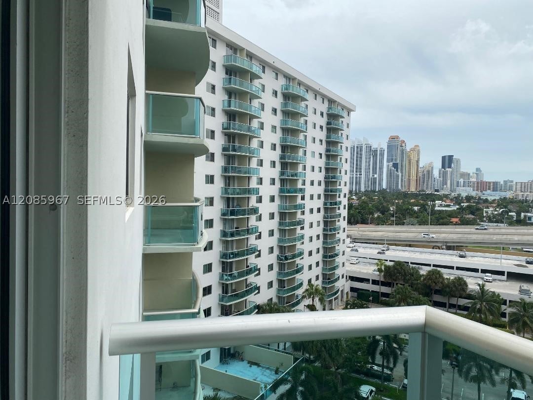 19380 Collins Ave 1025