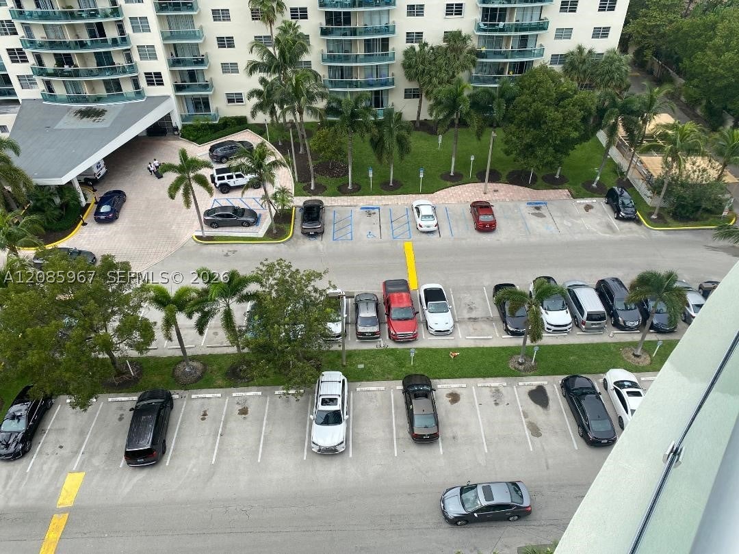 19380 Collins Ave 1025