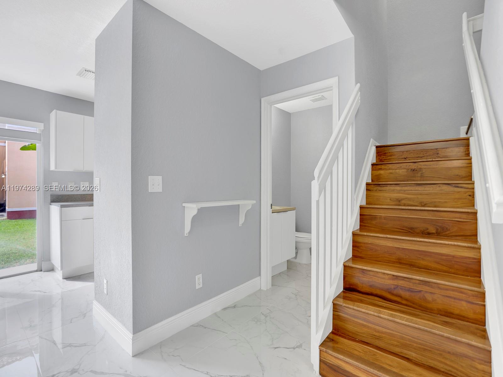 UNIVERSITY PARK - Residential Lease