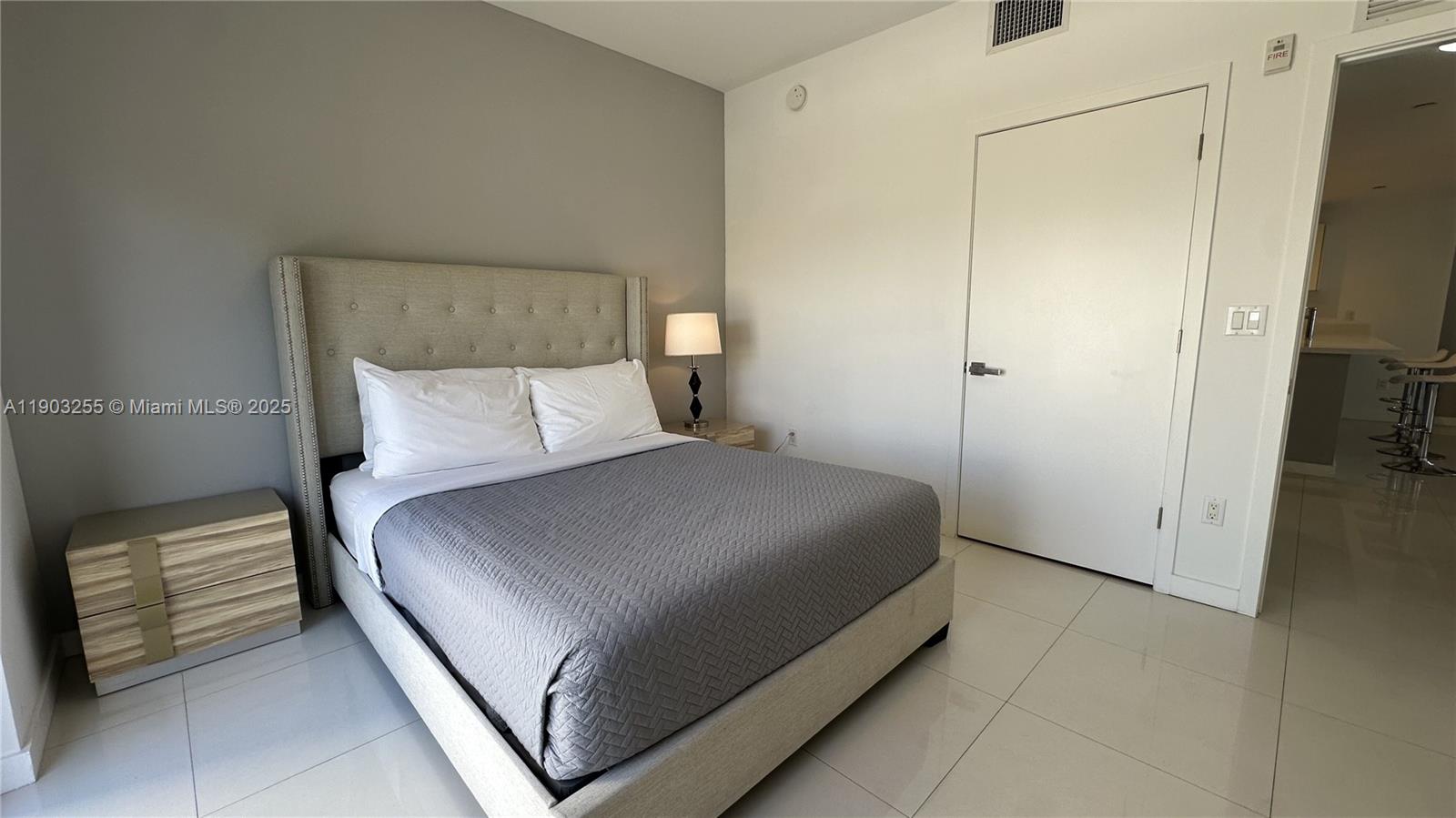 BAY BREEZE RESIDENCES COND - Residential