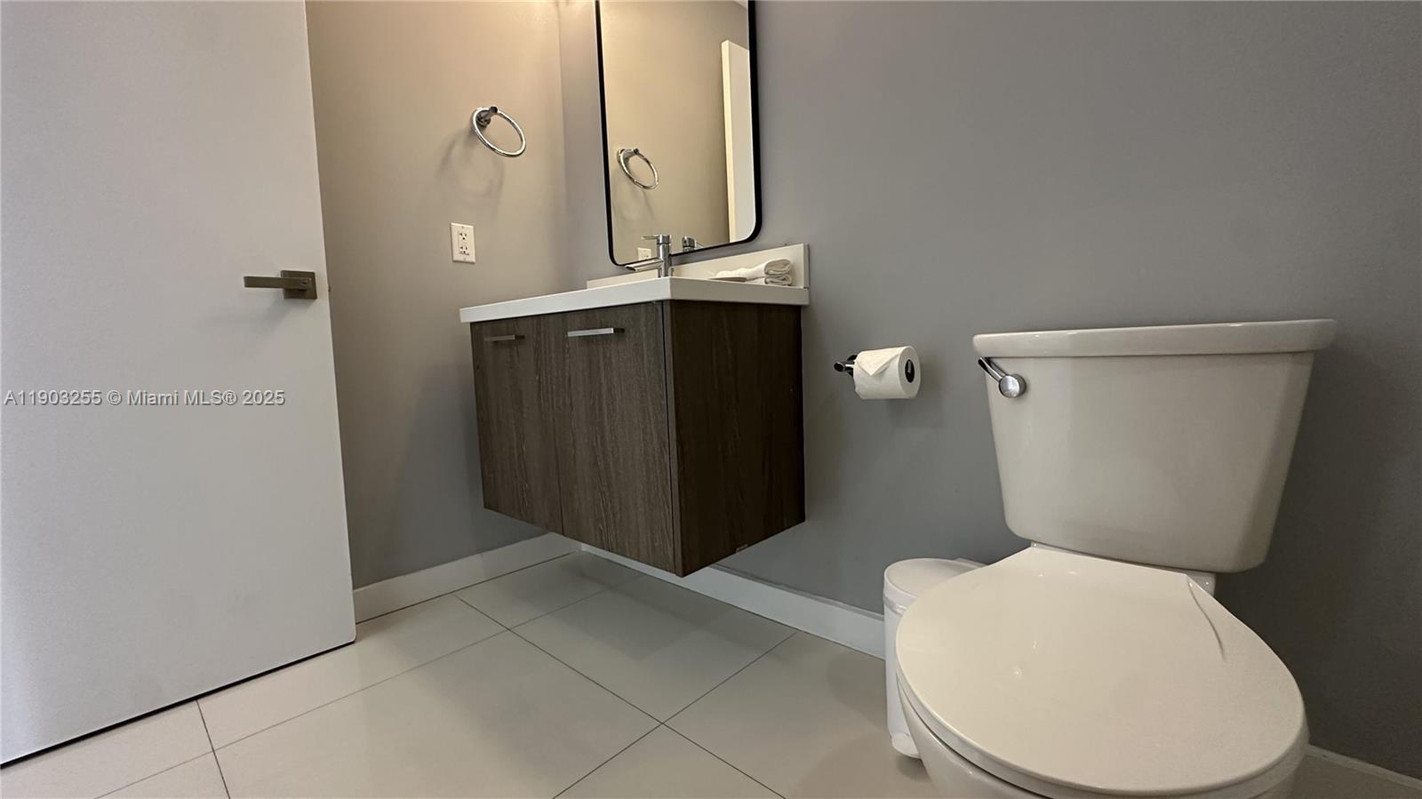 BAY BREEZE RESIDENCES COND - Residential
