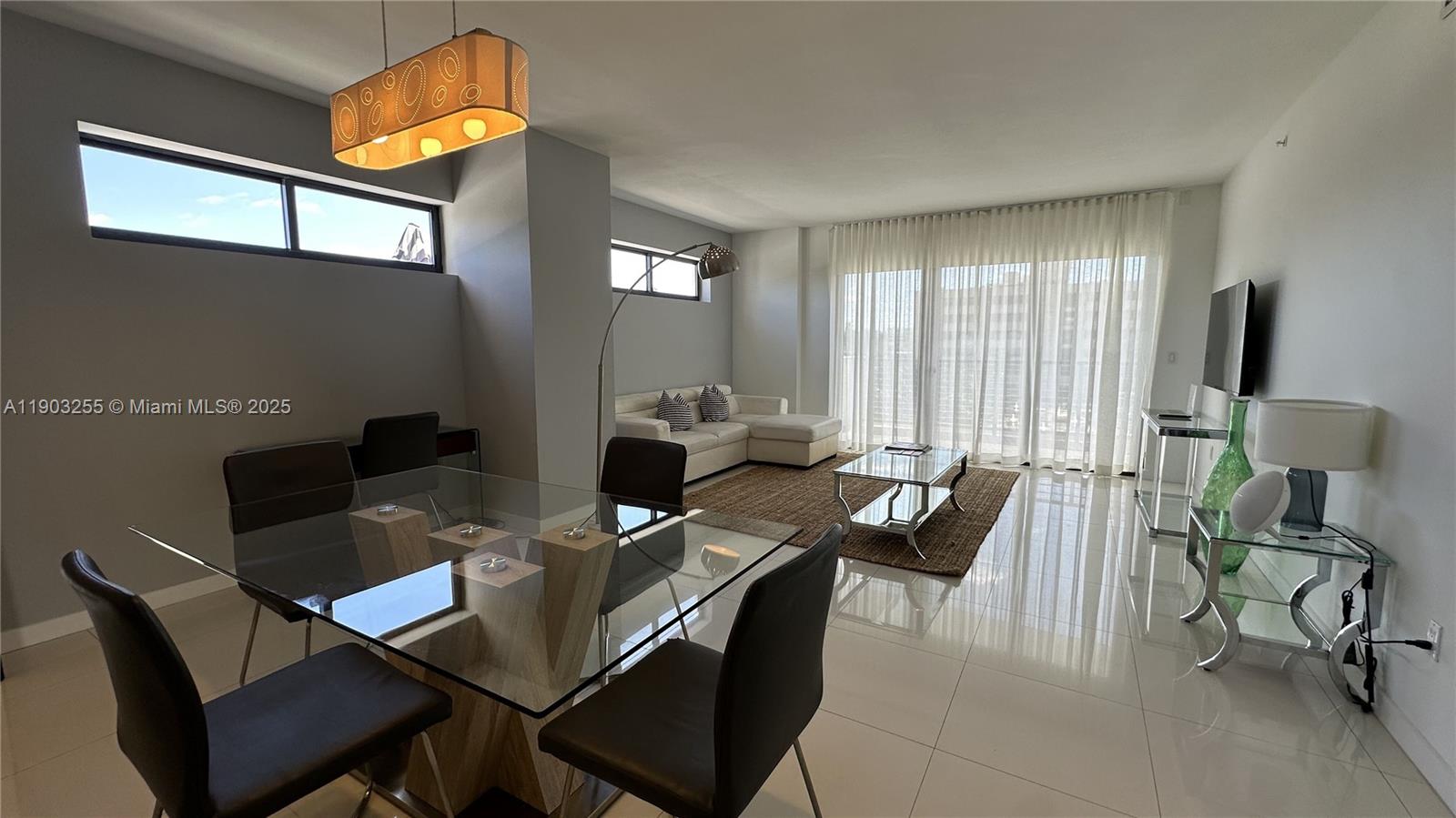 BAY BREEZE RESIDENCES COND - Residential