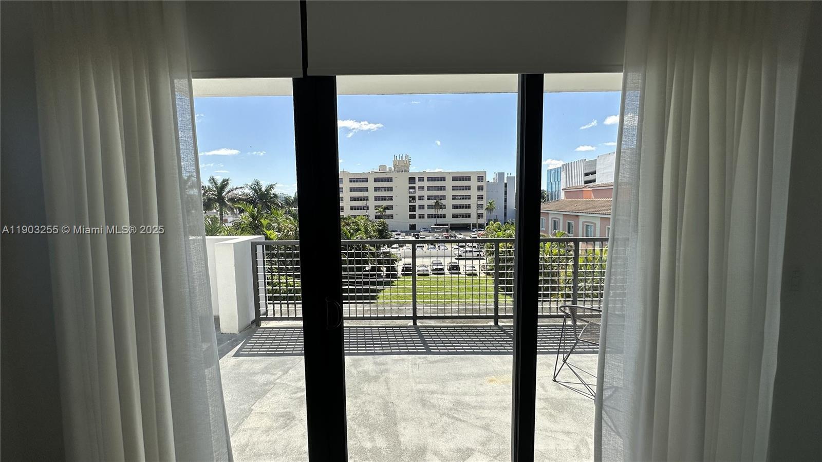 BAY BREEZE RESIDENCES COND - Residential