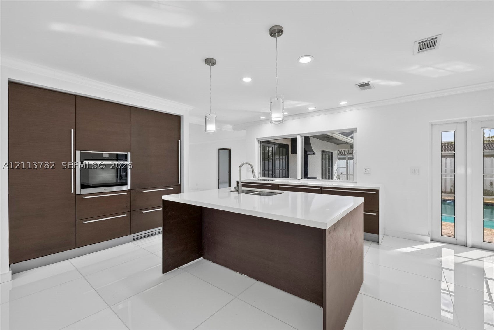 4720 Bayview Dr