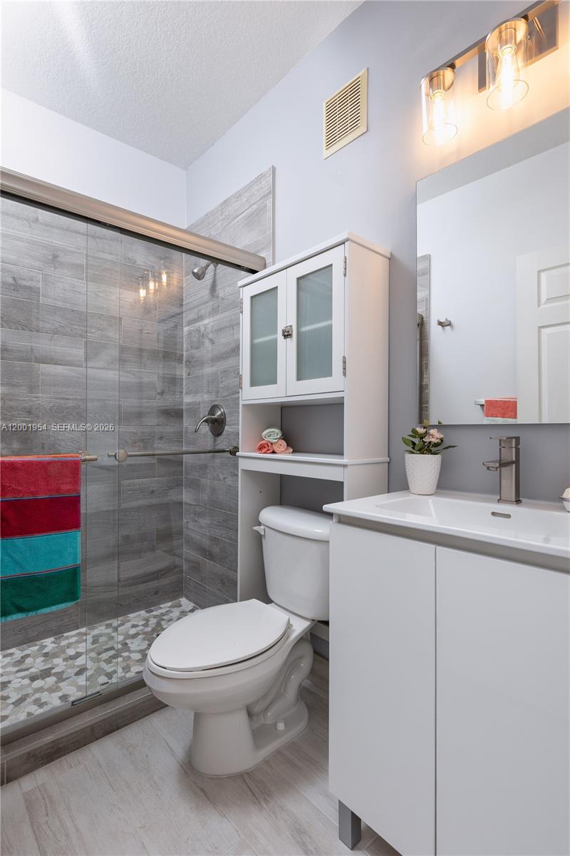 BELLAGIO AT VIZCAYA - Residential Lease