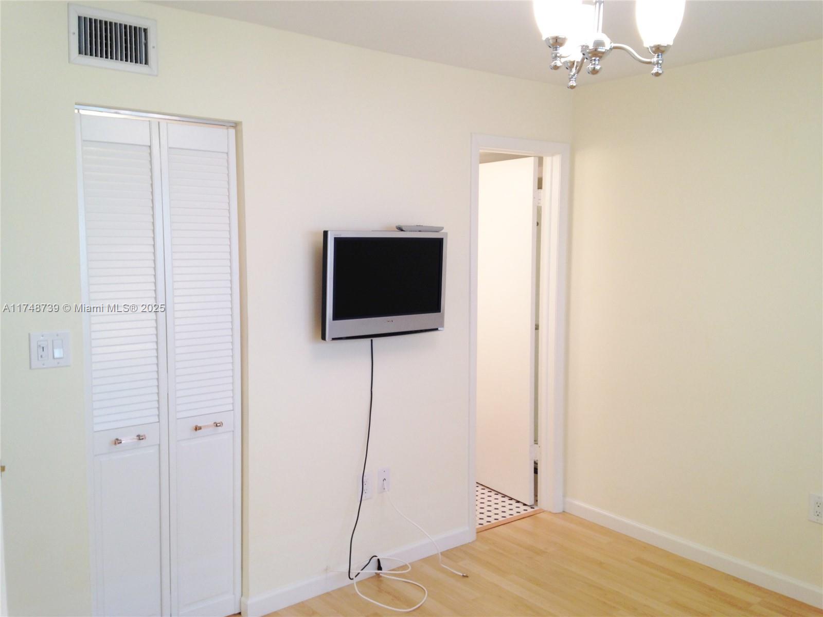 COLLINS VISTA - Residential