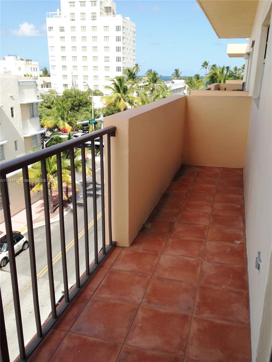 COLLINS VISTA - Residential