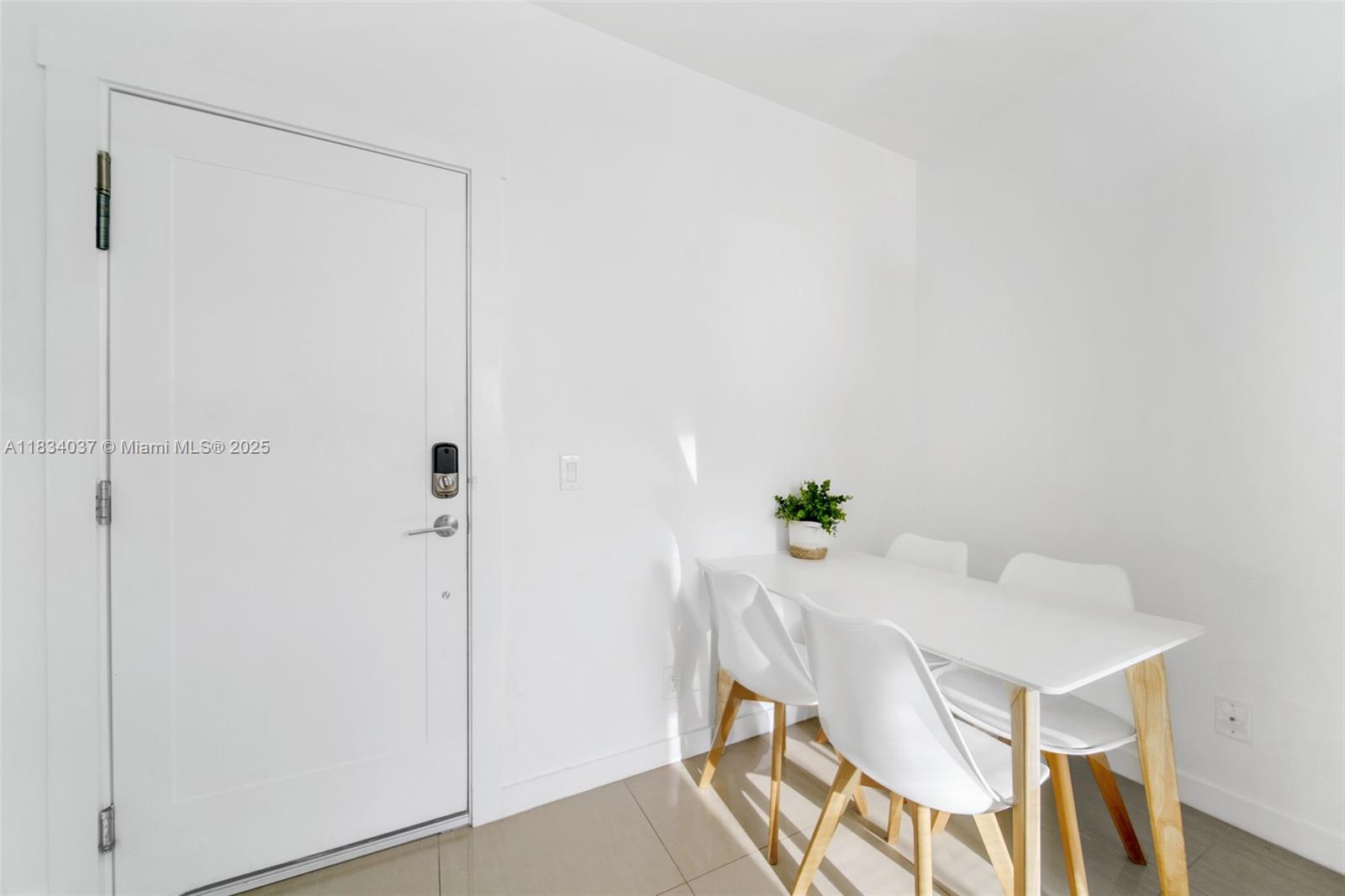 924 Marseille Dr 21